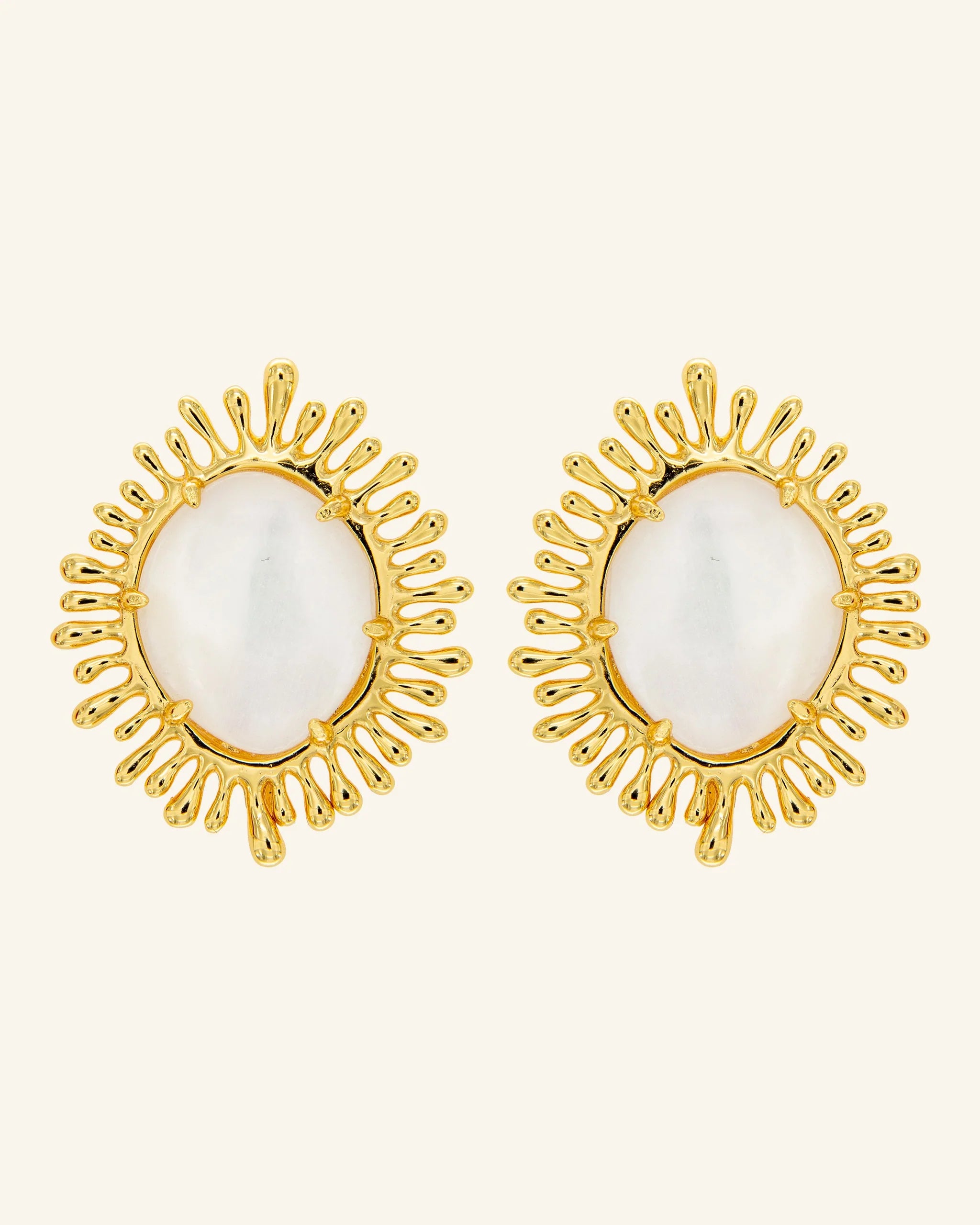 Pendientes Sol con Madreperla Blanca